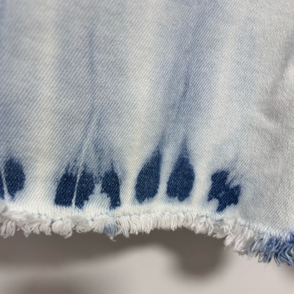 Ava & Viv Women's Blue and White Tie-Dye Jean Shorts - Picture 4 of 6